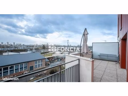 proche métro pleyel