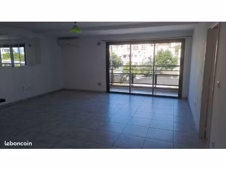 grand f3 proche du jardin de l'état a st denis