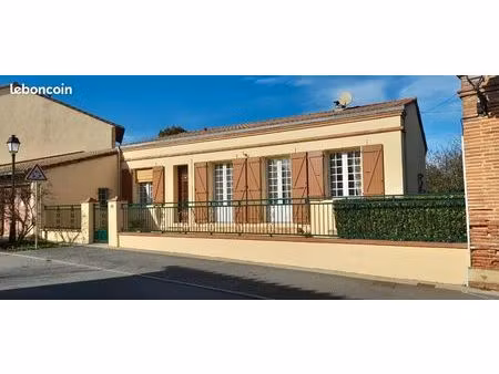 maison centre du village