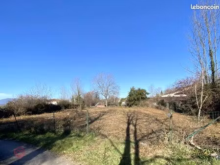 terrain 1100 m² lescure