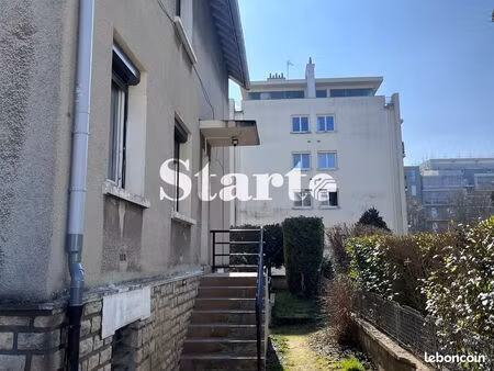 immeuble 13 pièces 270 m²