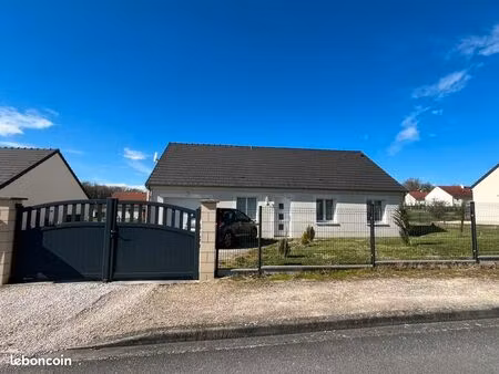 maison de plain-pied avec jardin