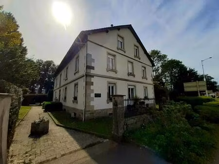 dans un parc arboré  appt t4 en rez-de chaussée  lumineux  terrasse