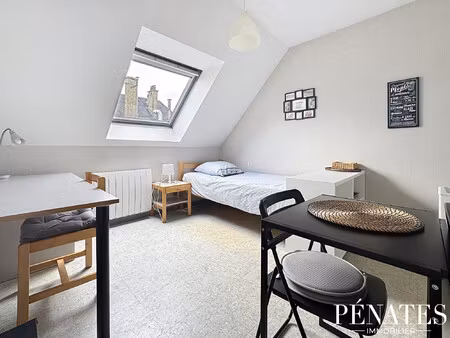 studio meublé place saint marc