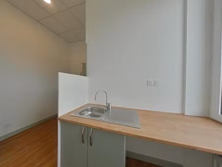 bureau refait à neuf - 42m² - st etienne lardeyrol