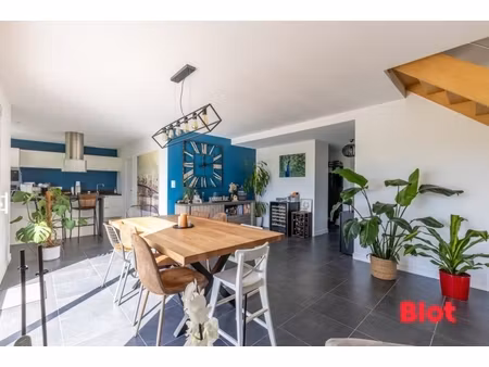 a vendre en exclusivite par blot immobilier – chanteloup - maison t6 - 129 m² env.