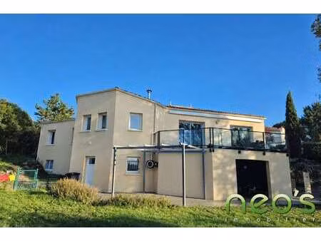 vente maison à saint-laurent-sur-sèvre (85290) : à vendre / 148m² saint-laurent-sur-sèvre