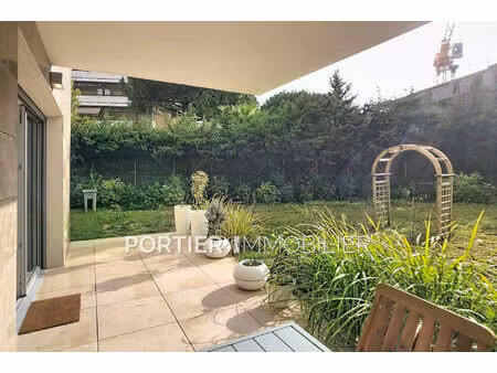 location appartement 1 pièce 32 m² à antibes (06600)