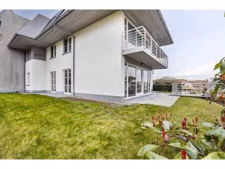 appartement de 2 chambres avec jardin ensoleillé à sint-ides