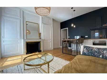 location appartement  52.4 m² t-2 à lyon 2  1 145 €