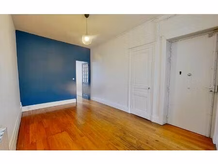 location appartement  41.5 m² t-2 à lyon 7  765 €
