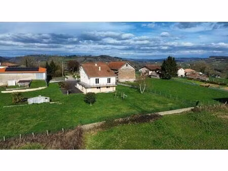 grande maison rénovée dans un hameau à 20mn de figeac