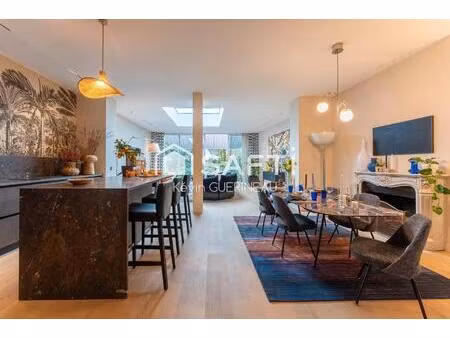 maison d'exception au charme authentique place des martyrs de la résistance