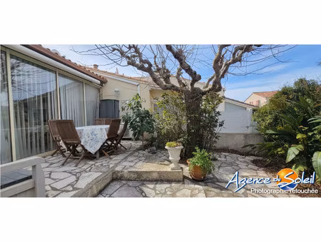 grand pavillon d'angle avec jardin