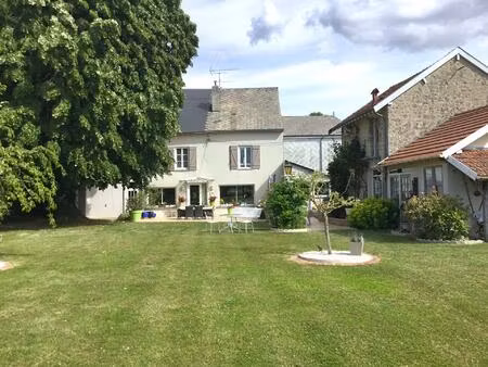 a 5 mn de l'a34 entre charleville et rethel