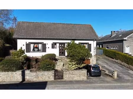 charmante villa située au coeur du village de haillot