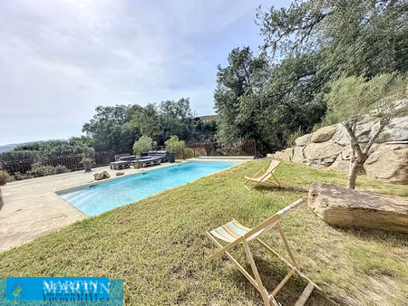villa 4 faces 10 pieces avec piscine