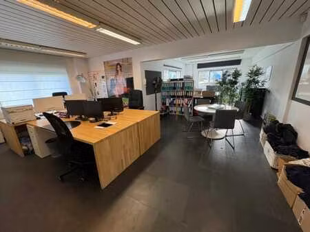 bel espace privé de bureaux 45m2 + communs