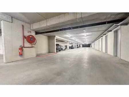 empl. de park. moto - immeuble neuf – accès sécurisé