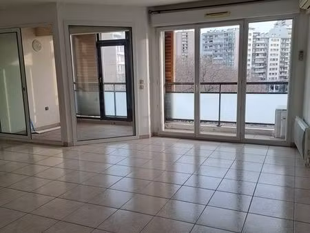 f3 lumineux champs de mars