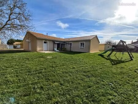 maison plain-pied 165 m² – 4 chambres + bureau – terrain 1600 m² – proche futuroscope et p