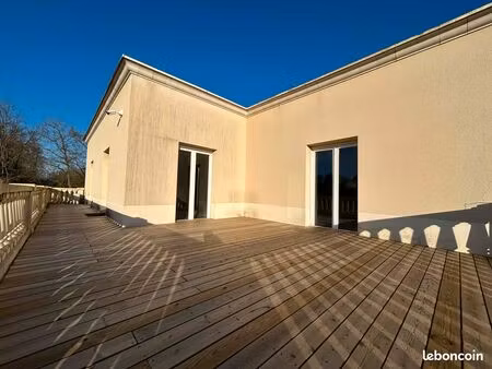 superbe bureau meublé 93 m²