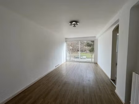 location appartement 3 pièces 52.97 m² à nimes (30000)  712 €