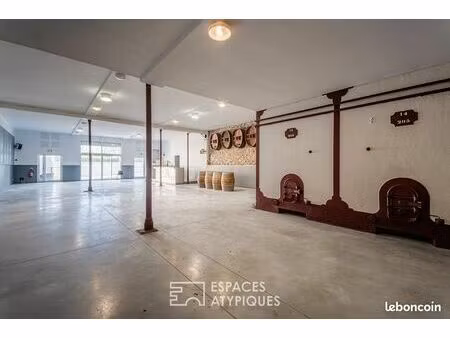 local 530 m² roubia