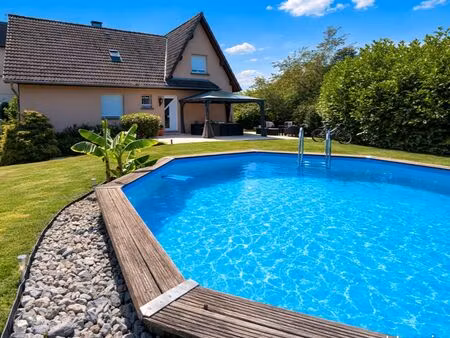 maison 140 m² – terrain 1997 m² sans vis-à-vis – piscine + jacuzzi – double garage – fibre