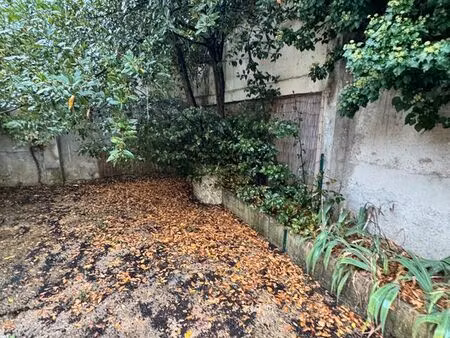 appartement atelier avec un jardin