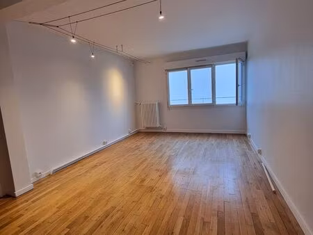 appartement 3 pièces entièrement rénové