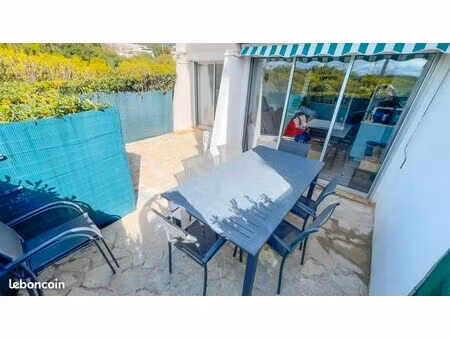 a vendre appartement t2 bord de mer avec terrasse