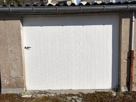 location garage box et parking à auray (56400) : à louer / auray