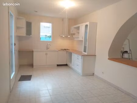 location maison de ville lencloire