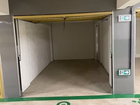 garage fermé sécurisé