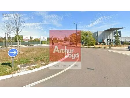 local commercial 709 m² troyes