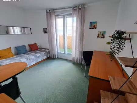 studio meublé avec terrasse lyon 6 part-dieu/ massena 1-4 mois