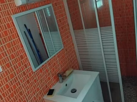 location f1 dans lieu calme