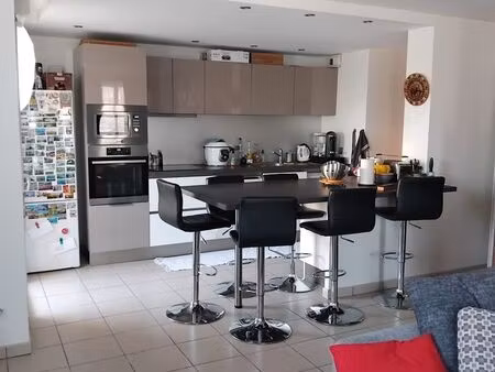 appartement t3 75 m2 très lumineux