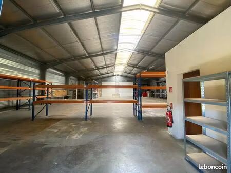 local d'activité 729 m²