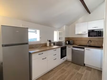 t3 duplex meublé 76m2 - quartier cathédrale - rénové - dpe c