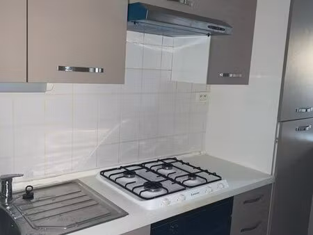 t2 rénové mairie pont st martial