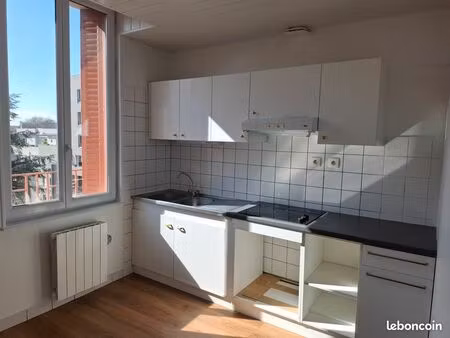 particulier loue f2 sur villeurbanne