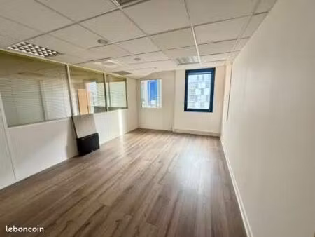 bureaux 78 m²