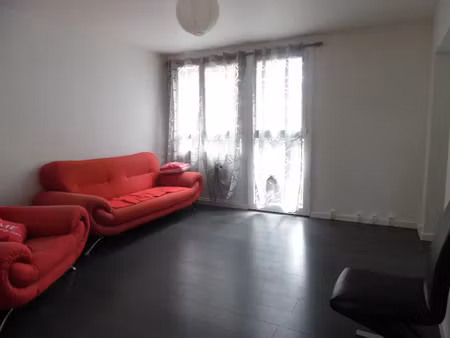 location appartement 2 pièces 68 m² à crosne (91560)  1 141 €