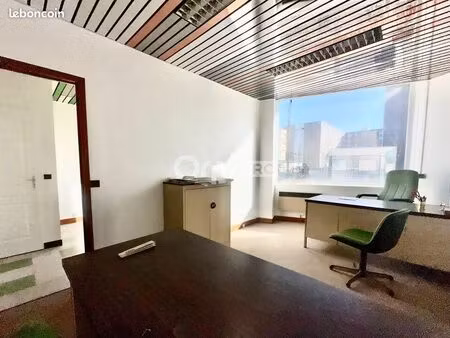 bureau 25 m²