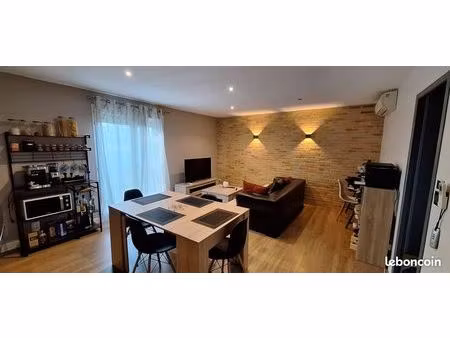 à louer – t3 calme de 70 88m² avec cellier et 2 places de parking