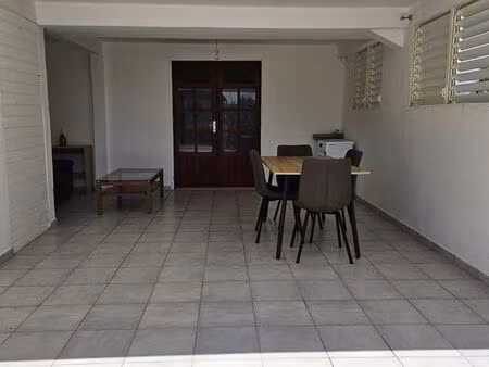 f2 bas de villa eucher sainte-anne