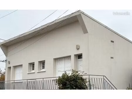 immeuble 5 pièces 200 m²