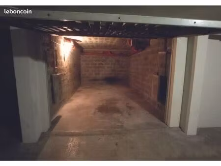 particulier loue grand garage individuel en sous-sol